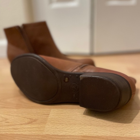 Lucky Brand  9M/40 Tan Zip Boots - Picture 2 of 8